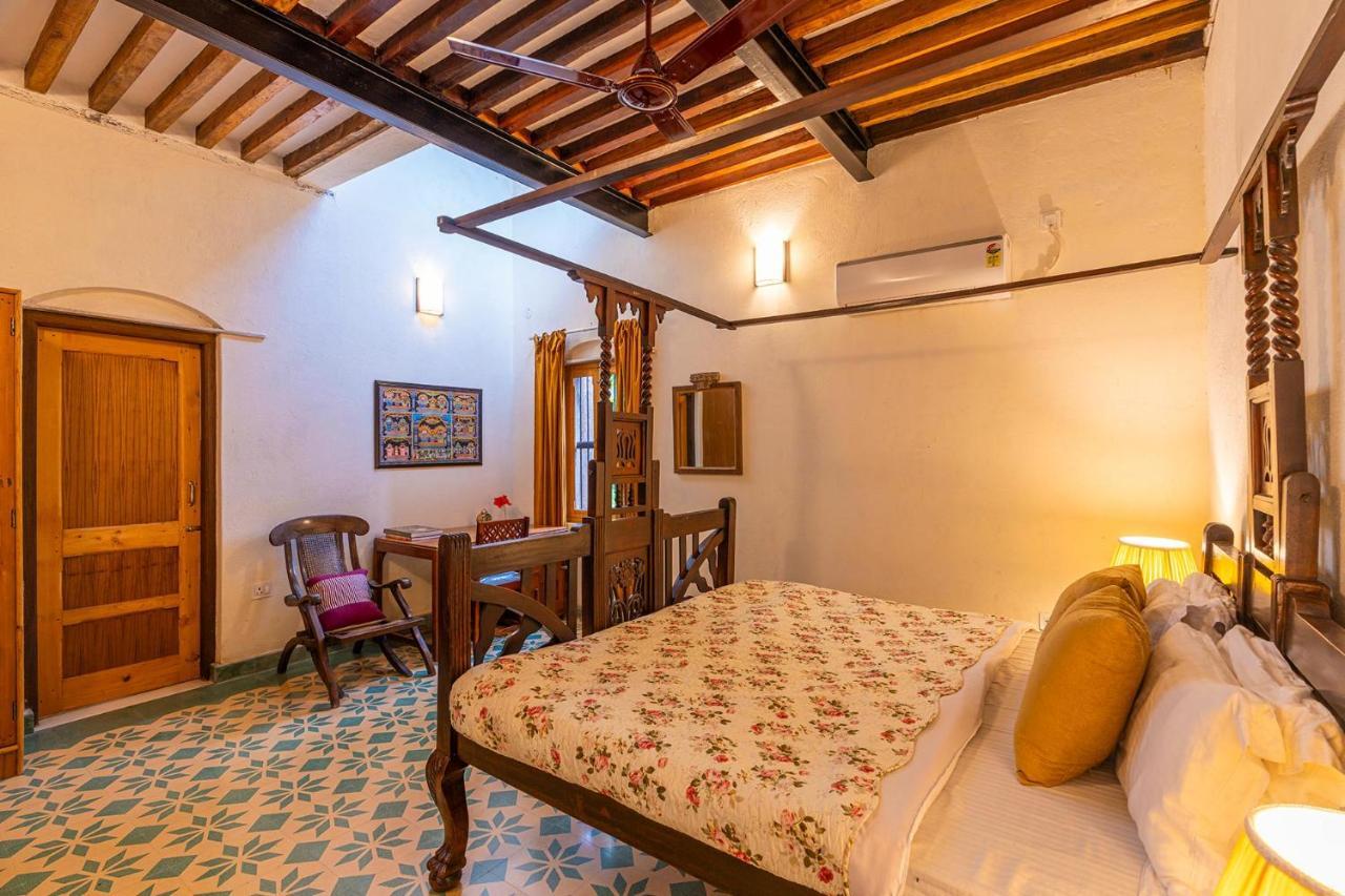 Stayvista'S Peepal Haveli - Rustic Kothi With Terrace, Breathtaking View & Bonfire Narainpur  Buitenkant foto